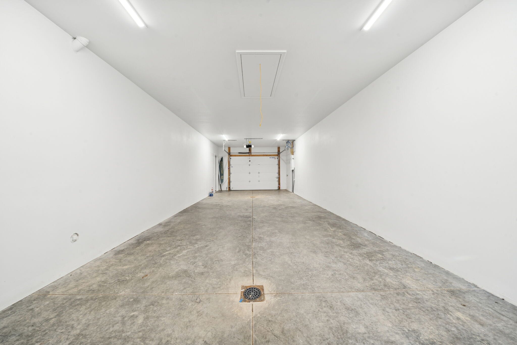 Building Photo - 2219 Lebanon Dr