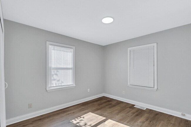 Building Photo - 325 Arbor Ave