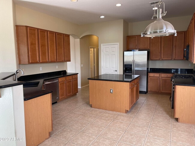 Building Photo - 2619 E Hazeltine Way
