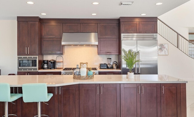 Building Photo - 3050 NE 43rd St