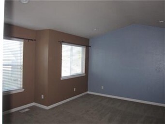 Building Photo - Beautiful 4 bedroom home Puyallup in Sunrise