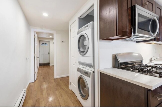 Building Photo - 65 Atlantic St