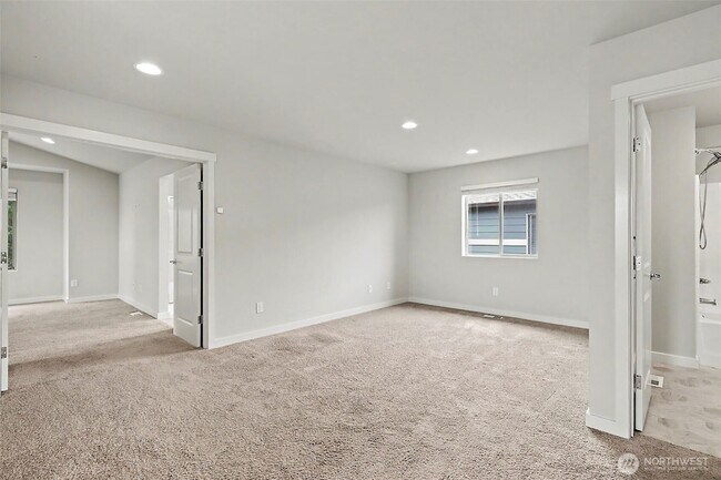 Building Photo - 348 Partlon St