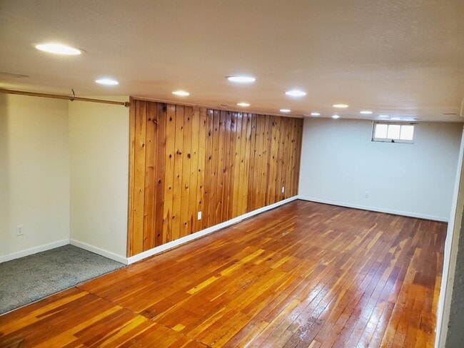 Building Photo - 3004 2nd Ave S