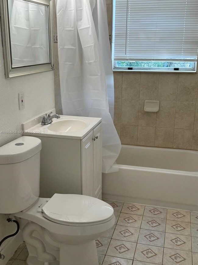 Building Photo - 2832 SW 7th St