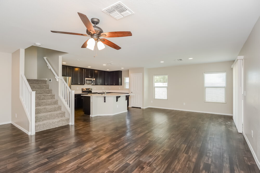 Building Photo - 825 S Swallow Ln