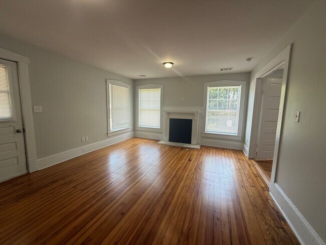 Building Photo - 1108 Boulevard