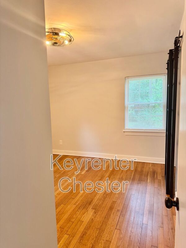 Building Photo - 301 Mansion Dr