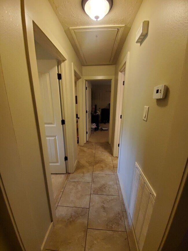 Building Photo - 3/2 in Southwood Valley