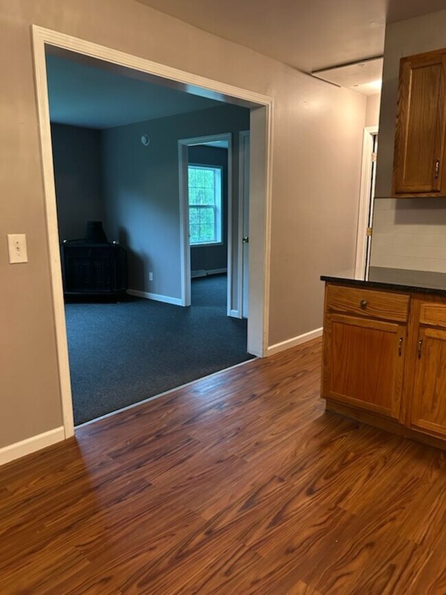 Building Photo - 3 bedroom 3 bathroom