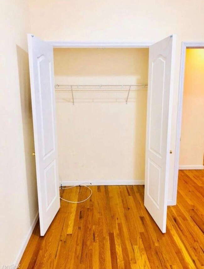 Building Photo - 71 Bay 28th St