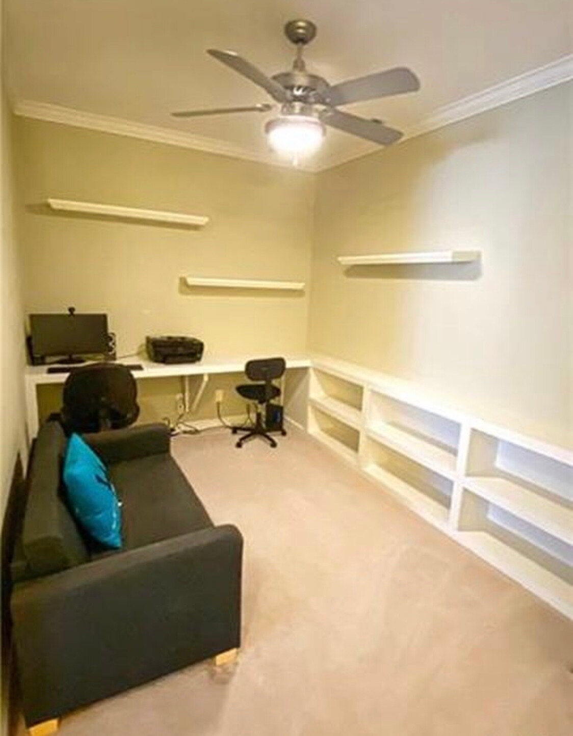 Bonus office area in loft...... - 12015 Valley Oak St