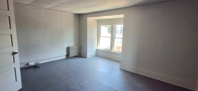 Building Photo - 959 E Philadelphia St