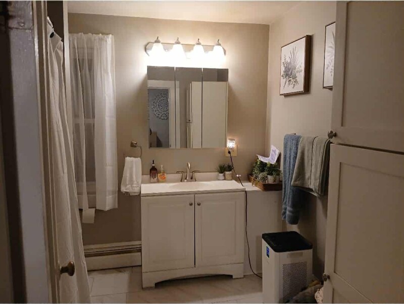 Building Photo - 28 1/2 Grove St