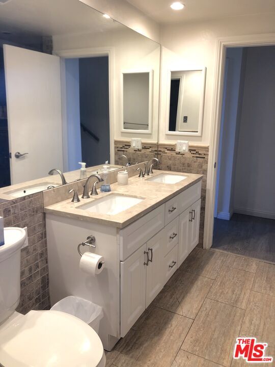 Building Photo - 23914 De Ville Way