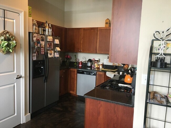 Building Photo - 21 Illinois St