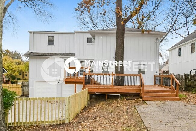 Building Photo - 12727 W 101st St