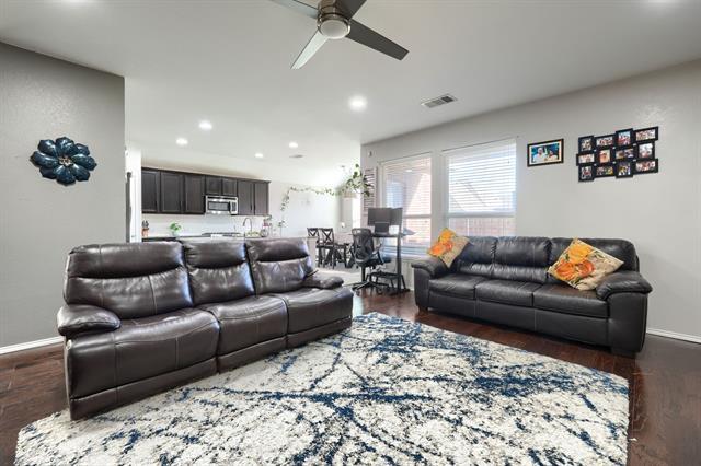 Building Photo - 616 Smokebrush St