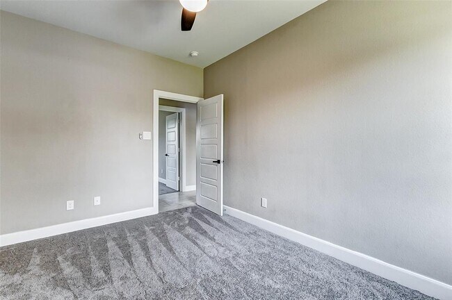Building Photo - 5854 Southville St