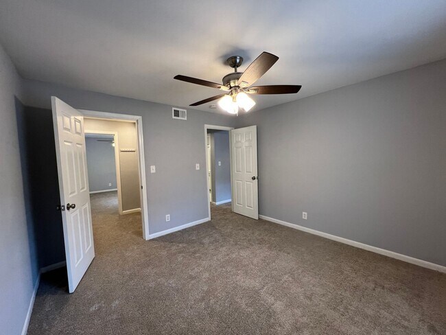 Building Photo - 3057 Pharr Ct N Northwest