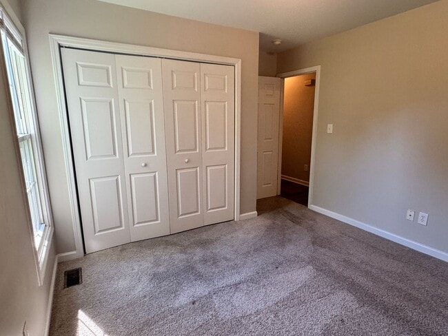 Building Photo - 3 Bedroom, 1 Bathroom Apartment in Thomasville