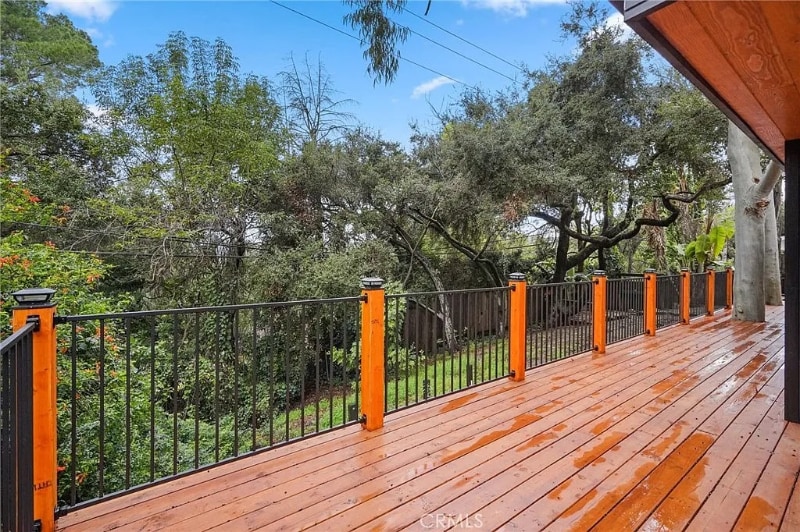 Building Photo - 21171 Colina Dr