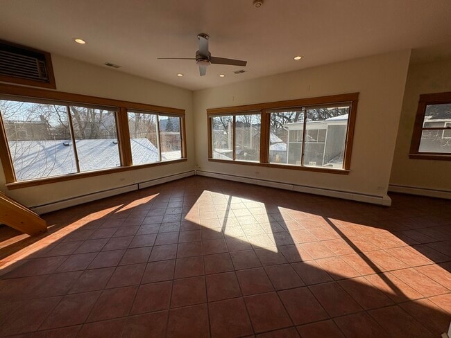 Building Photo - 416 N Grove Ave