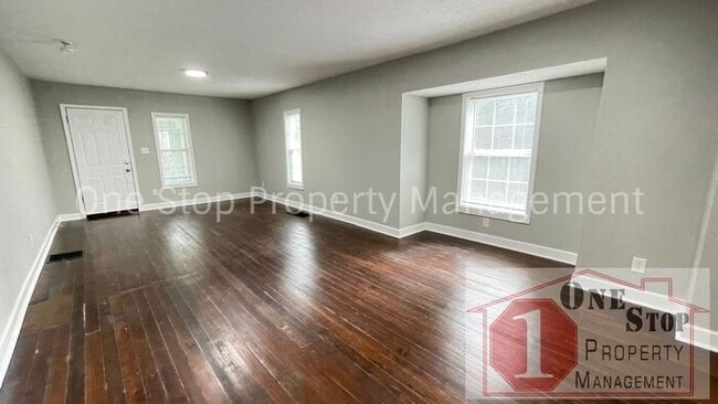 Building Photo - Beautiful 4 Bedroom 1.75 Bathroom Home in ...