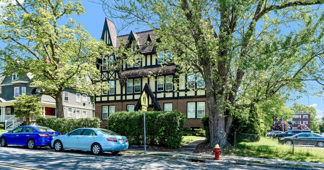 Building Photo - 28 Whitney St