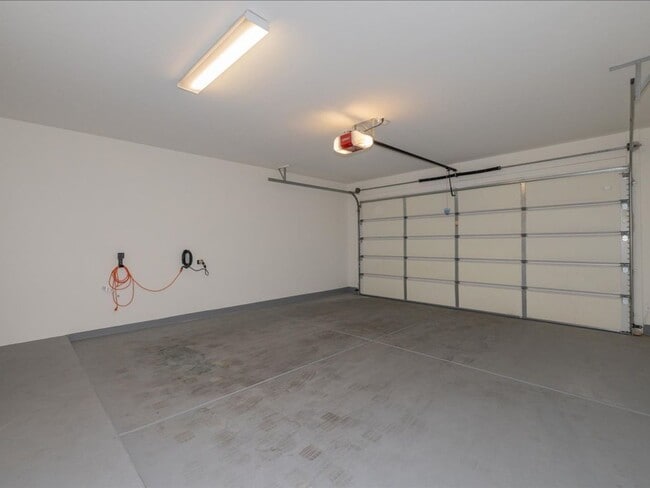 Building Photo - 8721 E Perry Park Cir