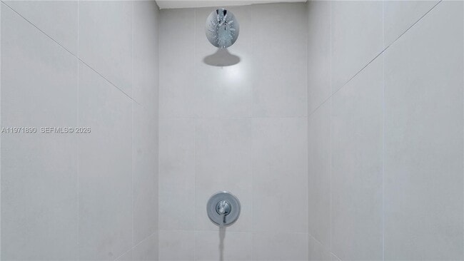 Building Photo - 555 NE 34th St