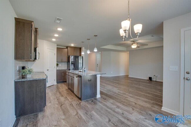 Building Photo - 123 Daymark Dr