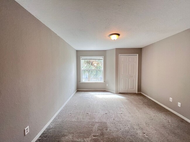 Building Photo - Condo for rent on SANDLAKE PRIVATE RESIDENCES