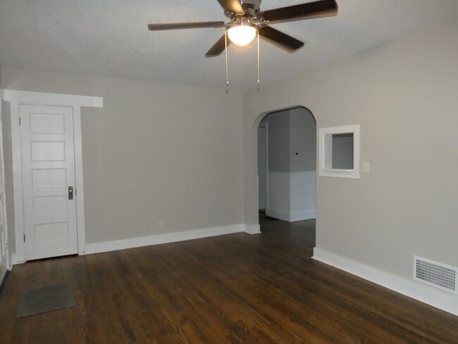 Building Photo - 4721 NE 47th Terrace