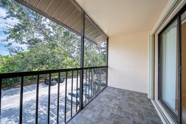 Building Photo - 202 Foxtail Dr