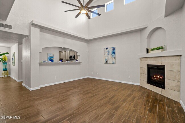 Building Photo - 3121 Tierra Paola Ln