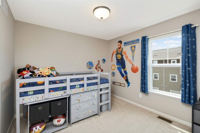 Building Photo - 848 Roselyn Dr