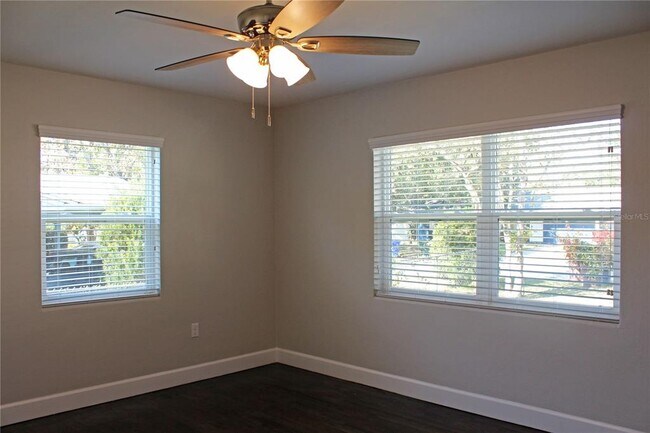 Building Photo - 840 Susan Dr