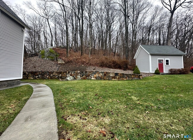 Building Photo - 8 Woodside Ave