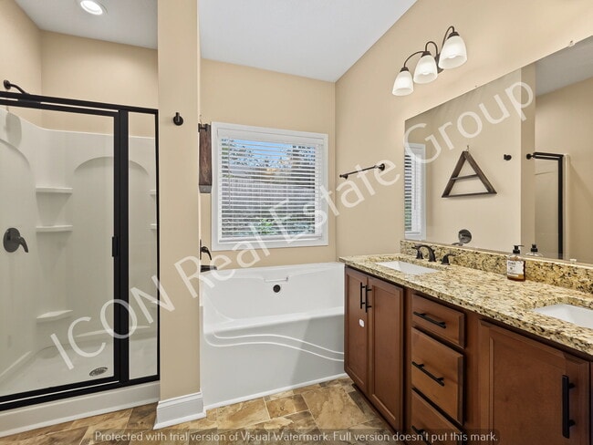 Building Photo - 3/2 Ranch home on large lot!