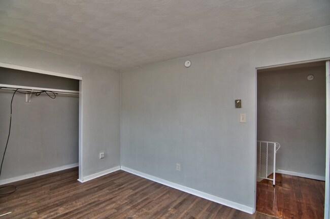 Building Photo - 359 Hanover St