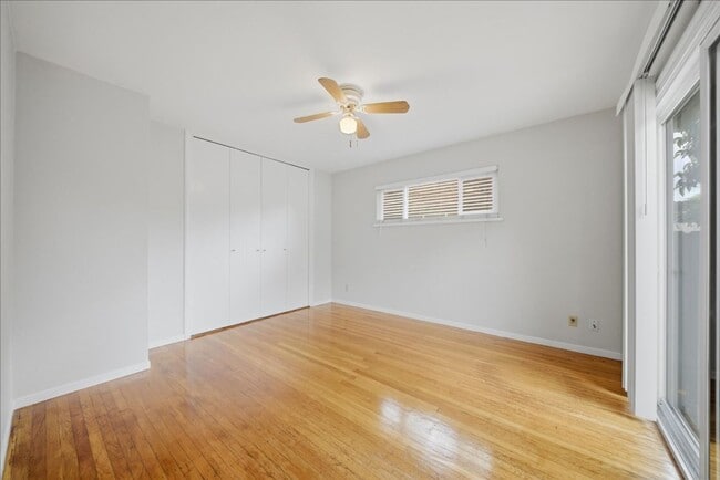 Building Photo - 1155-1155 Rodeo Way