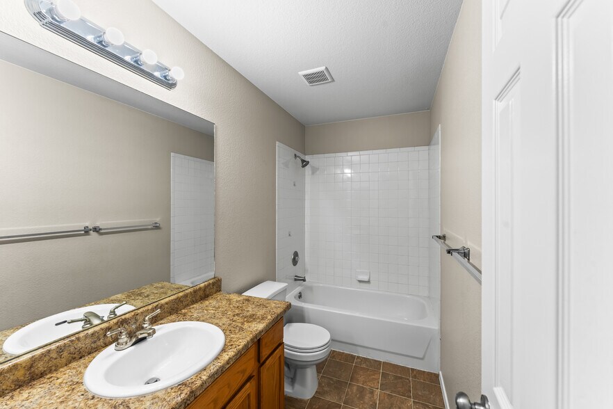Building Photo - 2155 Woodsong Way