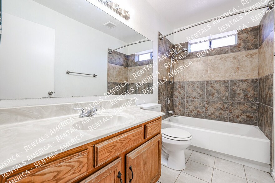 Building Photo - 8342 W Orchid Ln