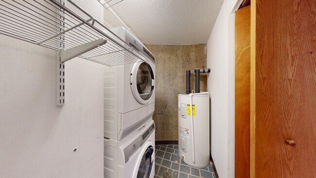 Building Photo - 3141 Dean Court #502
