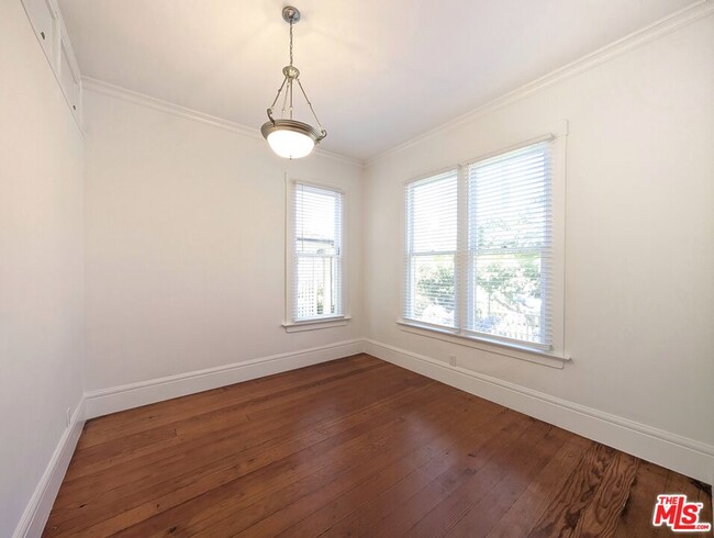 Building Photo - 222 Bicknell Ave