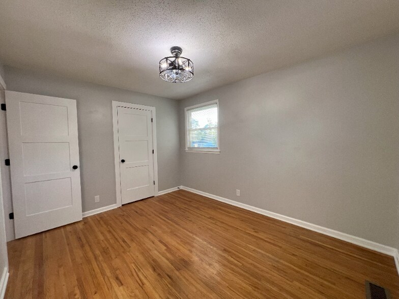 Building Photo - 779 Hayden Dr