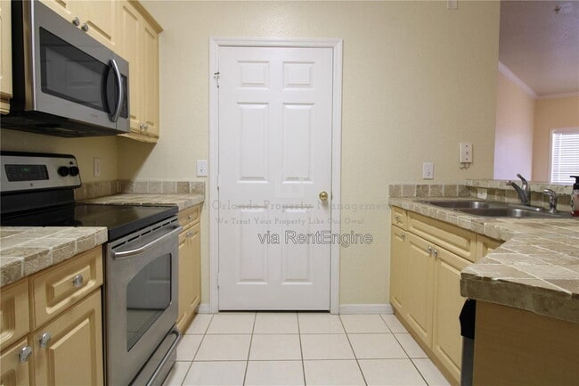Building Photo - 3561 Conroy Rd