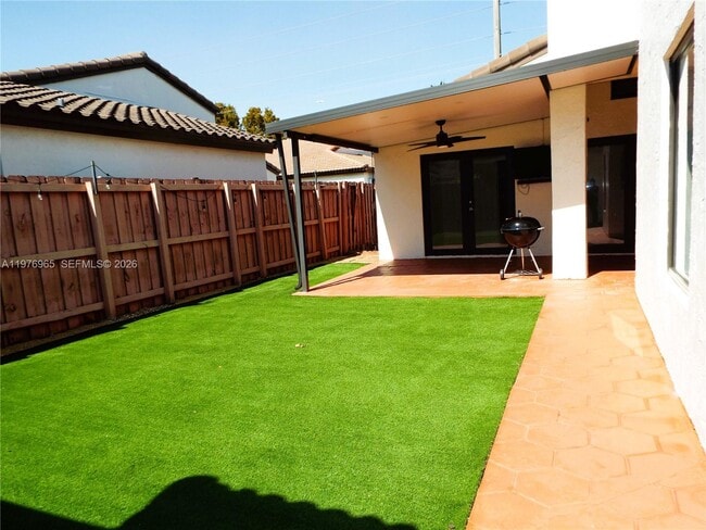 Building Photo - 422 SW 88th Pl