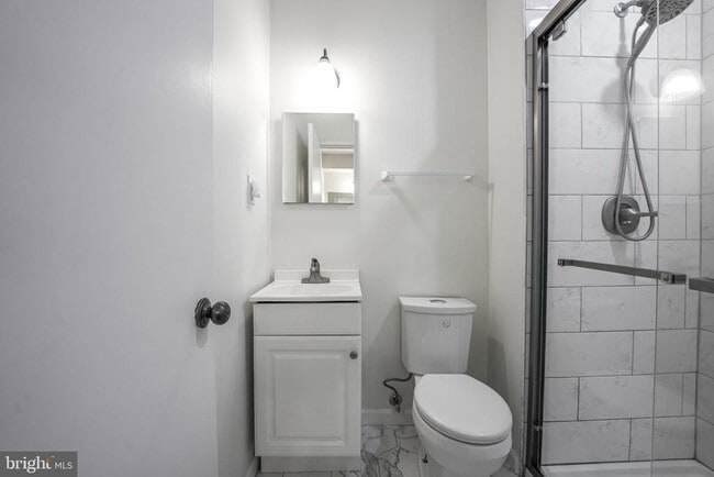 Building Photo - 4908 Sauquoit Ln